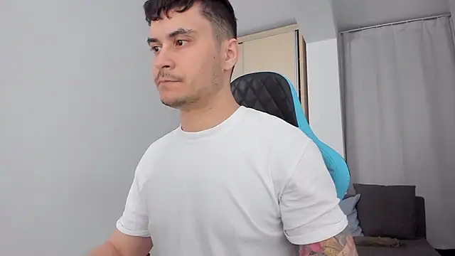 MatMalonne online show from March 2025 05:35:02 PM