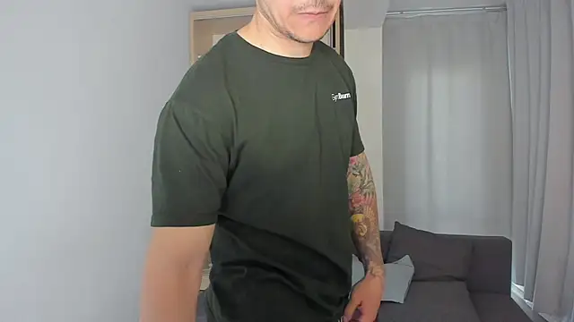 MatMalonne online show from April 2026 12:50:01 PM