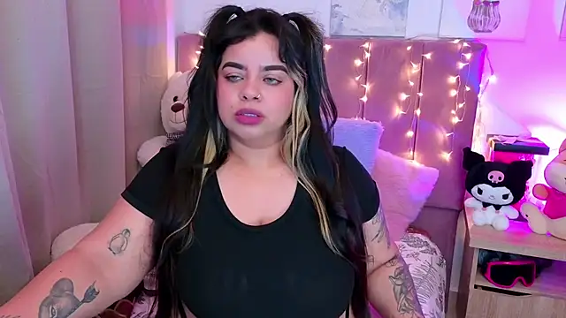 Snapshot of MiahJoness chatting on November 2025 10:40:01 PM MiahJoness online show from November 2025 10:40:01 PM