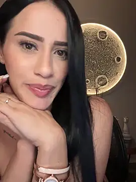 Snapshot of SarahhSmitth1 chatting on December 2025 01:55:01 AM SarahhSmitth1 online show from December 2025 01:55:01 AM