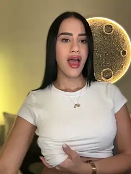 Snapshot of SarahhSmitth1 chatting on February 2026 11:09:02 PM SarahhSmitth1 online show from February 2026 11:09:02 PM