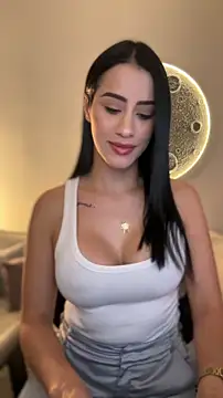 Snapshot of SarahhSmitth1 chatting on February 2026 09:00:02 PM SarahhSmitth1 online show from February 2026 09:00:02 PM