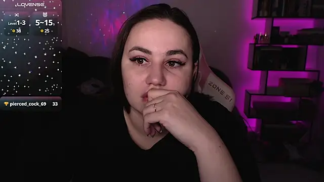 Snapshot of SexyWitch_666 chatting on January 2025 03:43:01 PM SexyWitch 666 online show from January 2025 03:43:01 PM