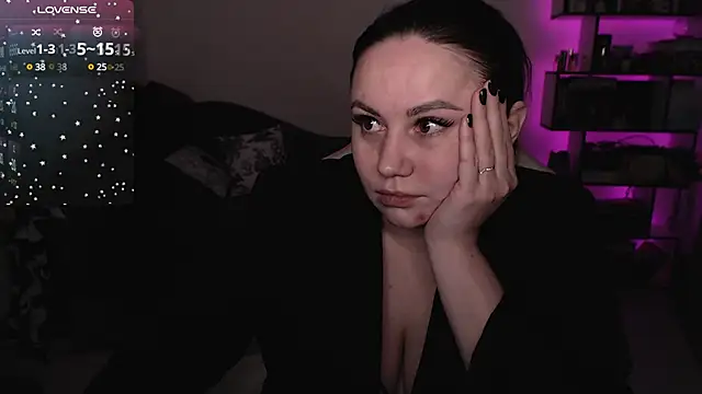Snapshot of SexyWitch_666 chatting on January 2025 06:35:02 AM SexyWitch 666 online show from January 2025 06:35:02 AM