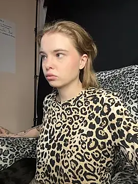 MisssLola online show from January 2026 04:00:01 PM