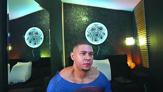 Snapshot of MassimoWalton2 chatting on March 2025 01:18:02 PM MassimoWalton2 online show from March 2025 01:18:02 PM