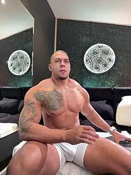 Snapshot of MassimoWalton2 chatting on September 2025 03:39:02 PM MassimoWalton2 online show from September 2025 03:39:02 PM