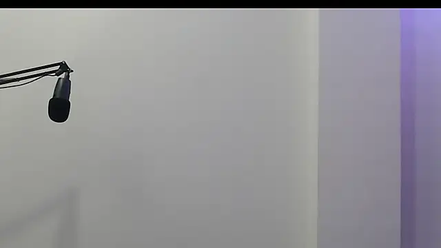 Snapshot of evaleribigtits18 chatting on November 2025 07:35:02 PM evaleribigtits18 online show from November 2025 07:35:02 PM