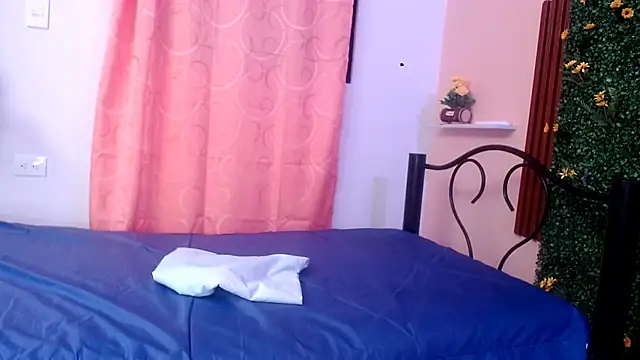 evaleribigtits18 online show from January 2026 12:23:02 AM