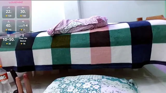 evaleribigtits18 online show from June 2026 01:17:02 PM