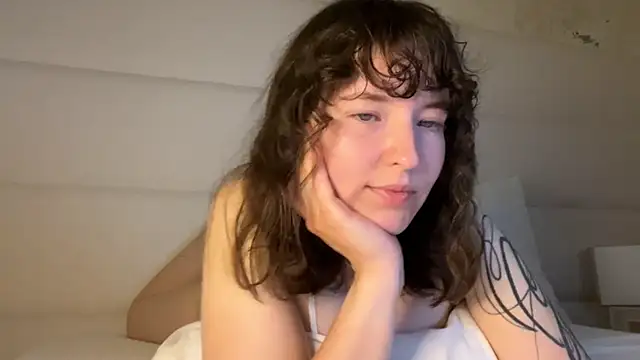 MoonAngelic online show from July 2026 02:27:02 AM