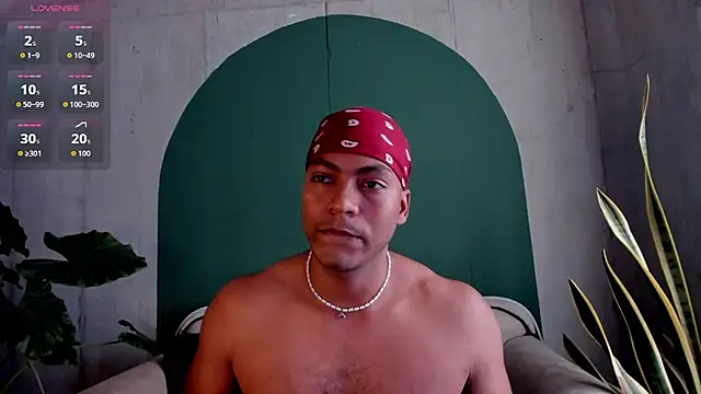 Snapshot of noah_jones__ chatting on November 2025 02:49:01 PM noah jones online show from November 2025 02:49:01 PM