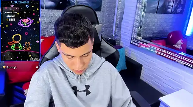 salvadorgomezx online show from December 2024 10:54:01 AM