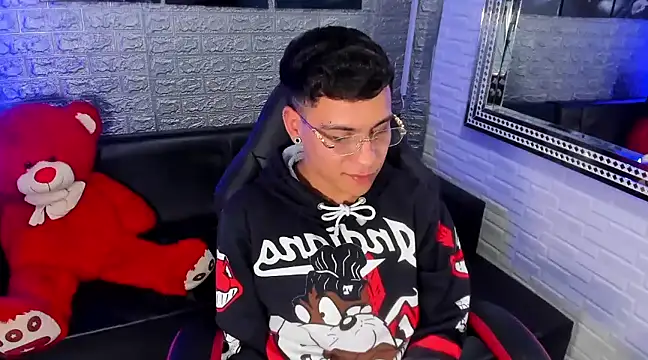 salvadorgomezx online show from February 2025 12:50:01 PM