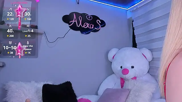 Alexasmith06 online show from March 2025 07:39:01 PM