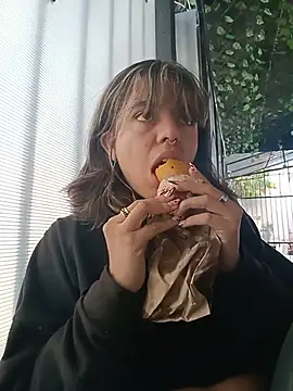 ivannabellini online show from June 2026 01:42:02 PM