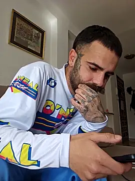 Snapshot of charlye_inkkkk chatting on March 2025 02:36:01 PM charlye inkkkk online show from March 2025 02:36:01 PM