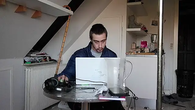 Stephanien online show from December 2024 12:59:02 PM