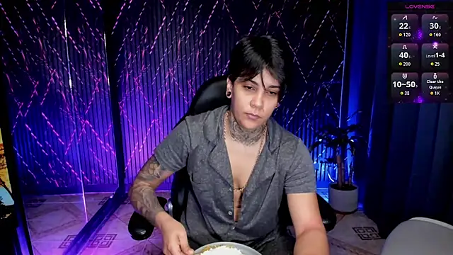 ZhoeStrong online show from February 2026 08:07:01 PM