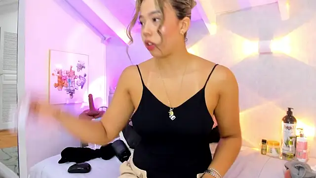 Martina Miiller online show from March 2026 01:05:02 PM