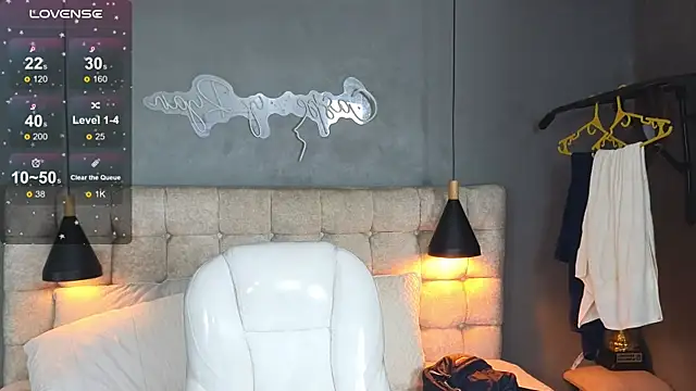 Snapshot of Laia_and_Aloby chatting on November 2025 10:10:01 PM Laia and Aloby online show from November 2025 10:10:01 PM