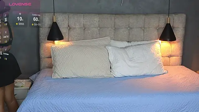 Snapshot of Laia_and_Aloby chatting on December 2025 10:48:01 PM Laia and Aloby online show from December 2025 10:48:01 PM