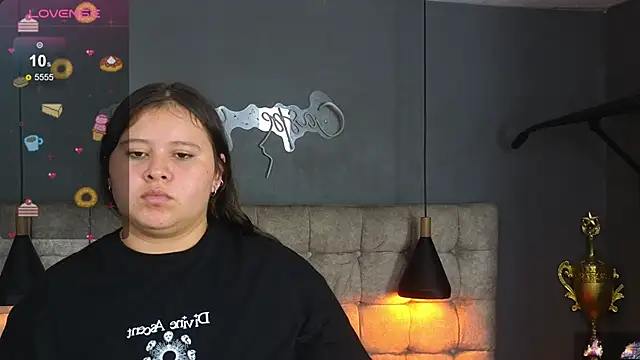 Snapshot of Laia_and_Aloby chatting on December 2025 10:06:02 PM Laia and Aloby online show from December 2025 10:06:02 PM