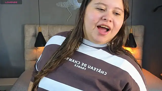 Snapshot of Laia_and_Aloby chatting on January 2026 10:12:02 PM Laia and Aloby online show from January 2026 10:12:02 PM