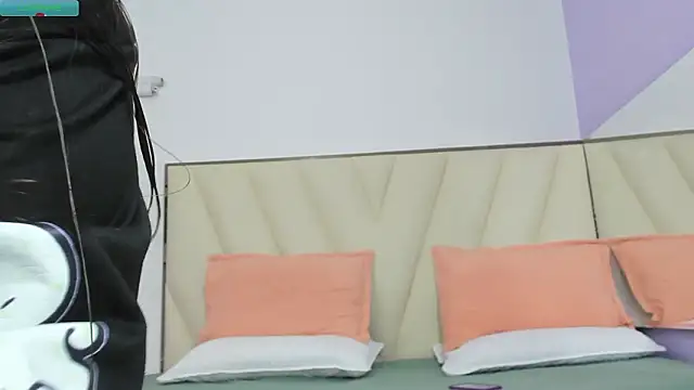 Snapshot of Laia_and_Aloby chatting on January 2026 10:08:01 PM Laia and Aloby online show from January 2026 10:08:01 PM