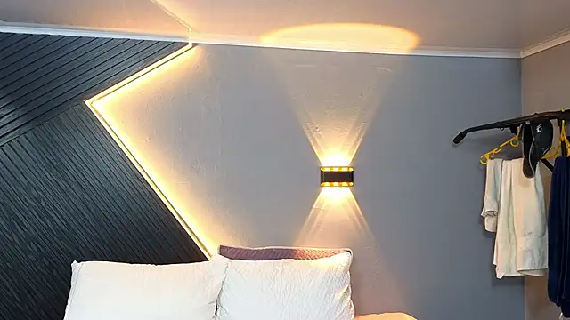 Snapshot of Laia_and_Aloby chatting on February 2026 10:08:02 PM Laia and Aloby online show from February 2026 10:08:02 PM