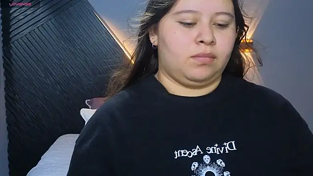 Snapshot of Laia_and_Aloby chatting on March 2026 10:15:02 PM Laia and Aloby online show from March 2026 10:15:02 PM