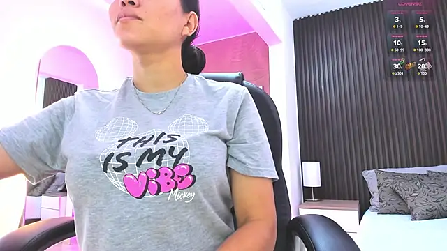 natasha  jackson online show from November 2025 12:38:02 PM