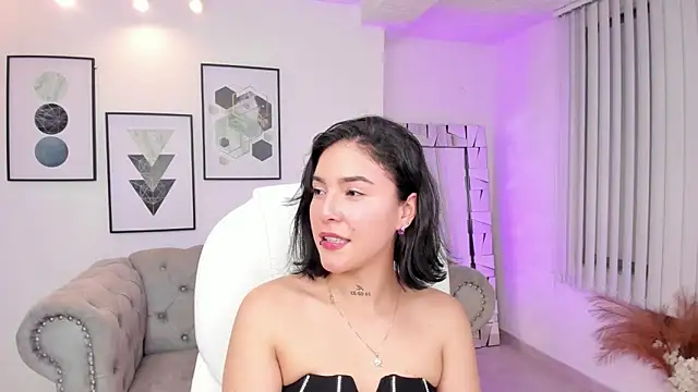 kendaall jenner  online show from January 2025 04:12:02 AM