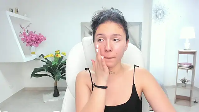 kendaall jenner  online show from February 2025 04:35:02 AM