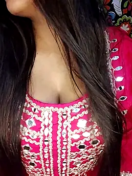 Sreya213 online show from February 2026 05:56:01 PM