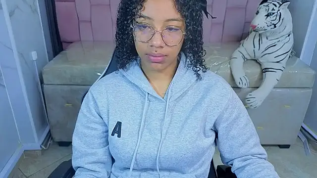 Violeth b online show from March 2026 12:45:02 PM