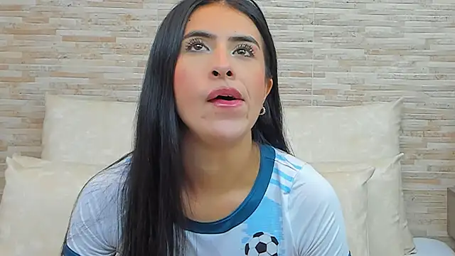 Snapshot of IssabellaLopez chatting on March 2025 12:23:01 PM IssabellaLopez online show from March 2025 12:23:01 PM