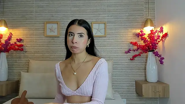 Snapshot of IssabellaLopez chatting on September 2025 11:48:01 AM IssabellaLopez online show from September 2025 11:48:01 AM