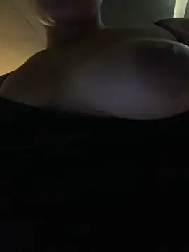 Snapshot of faysexu chatting on November 2025 03:27:01 PM faysexu online show from November 2025 03:27:01 PM