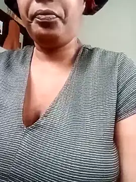 2Sweetysmile online show from April 2026 10:15:02 AM