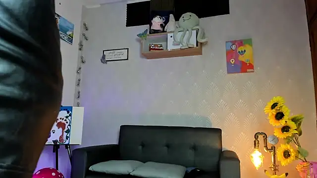 Alaia Love77 online show from April 2026 06:58:02 PM