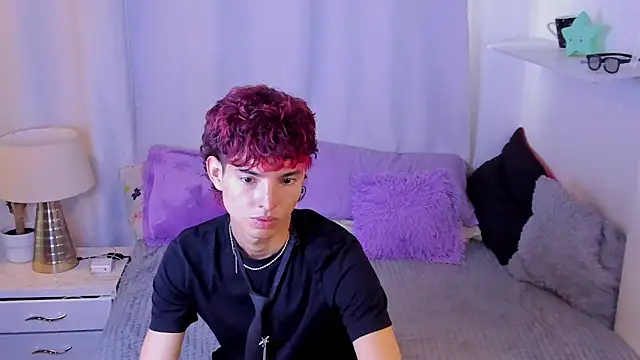 santy-kitty online show from April 2026 10:40:01 PM