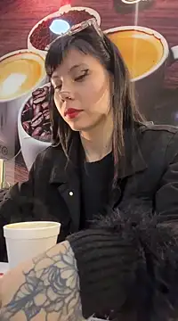 Snapshot of EemaHaruki chatting on December 2024 09:57:01 PM EemaHaruki online show from December 2024 09:57:01 PM