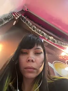 Snapshot of EemaHaruki chatting on December 2024 11:42:01 PM EemaHaruki online show from December 2024 11:42:01 PM