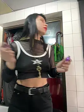 Snapshot of EemaHaruki chatting on February 2025 06:23:01 PM EemaHaruki online show from February 2025 06:23:01 PM