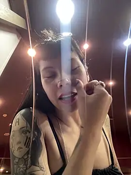 Snapshot of EemaHaruki chatting on February 2025 02:43:02 PM EemaHaruki online show from February 2025 02:43:02 PM