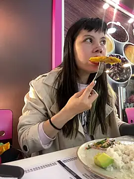 Snapshot of EemaHaruki chatting on March 2025 05:28:01 PM EemaHaruki online show from March 2025 05:28:01 PM