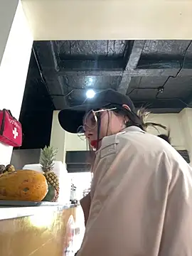 Snapshot of EemaHaruki chatting on March 2025 06:40:02 PM EemaHaruki online show from March 2025 06:40:02 PM