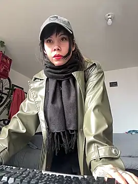 Snapshot of EemaHaruki chatting on October 2025 07:48:02 PM EemaHaruki online show from October 2025 07:48:02 PM