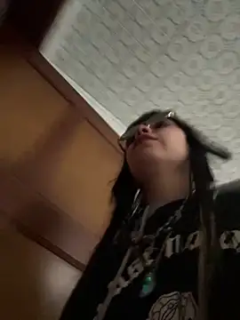 Snapshot of EemaHaruki chatting on October 2025 06:17:01 PM EemaHaruki online show from October 2025 06:17:01 PM